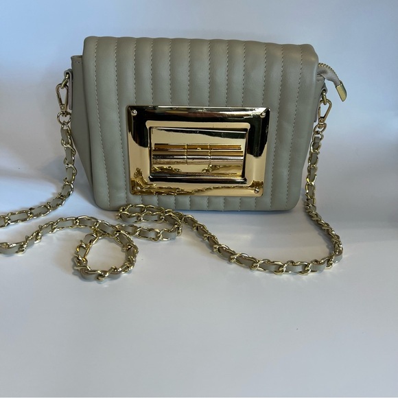 Cream and Gold Crossbody Bag with Quilted Texture and Gold Clasp - Picture 9 of 10